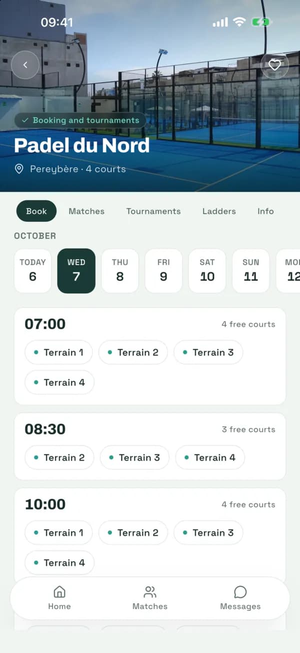 Court booking screen in the Palya app